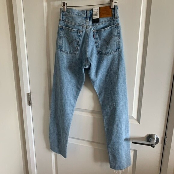 LEVI’S wedgie straight light wash jeans - Picture 11 of 11